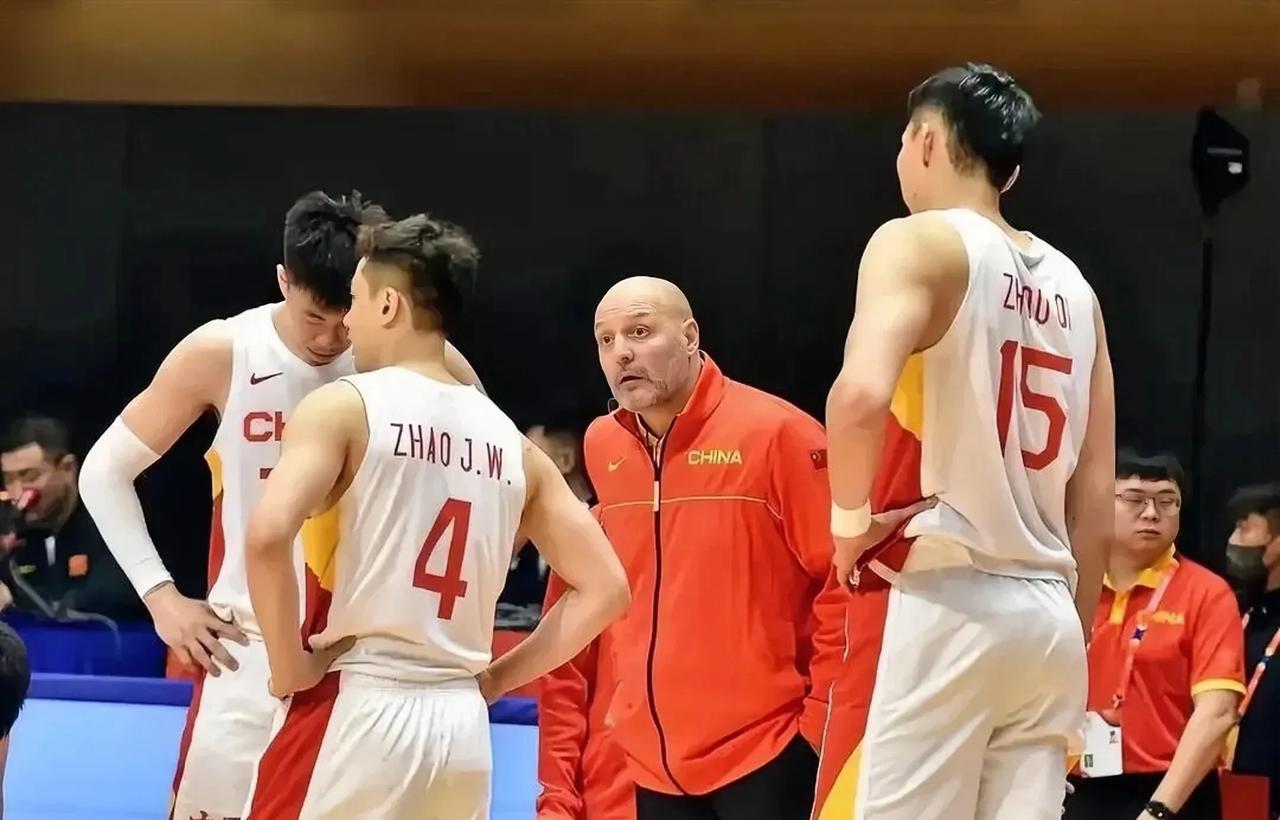 中国男篮所拥有的两名球员，实在是几乎毫无瑕疵可言，在各个方面都无比出色。

国家