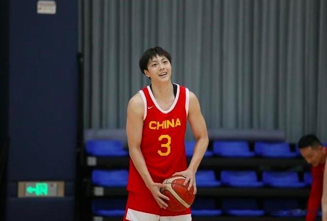 中国男篮的胡明轩，这名球员不是来为国效力的。
热身赛，中国男篮80:69战胜埃及