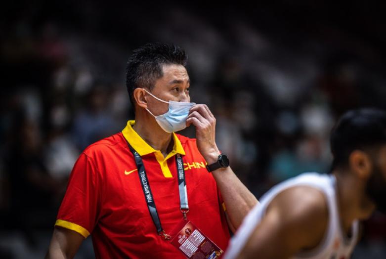 中国男篮战术困境加深，传统双塔战绩一览，球迷期待有望决定(3)