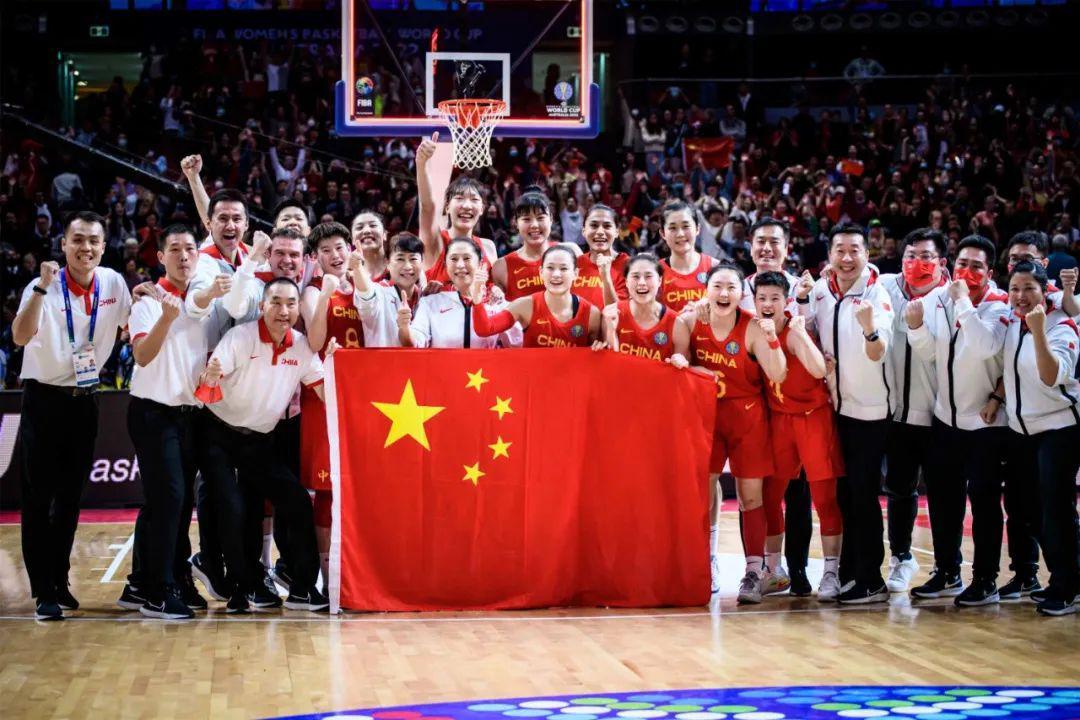 “无畏金兰”在绽放！来榆林体育中心，为中国女篮加油！(2)