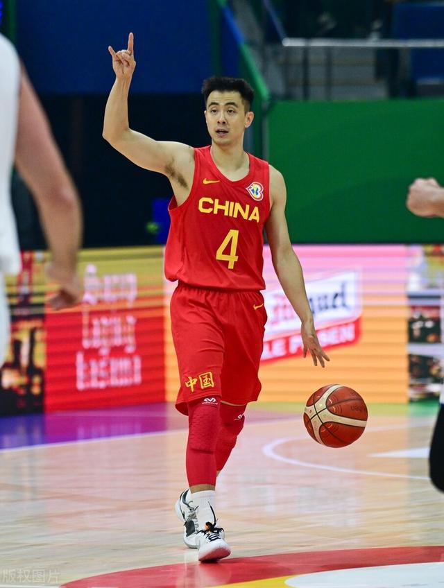中国男篮42分溃败引发蝴蝶效应，半数国手不合格，或三连败出局(2)