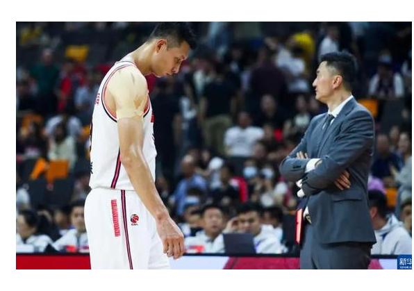 中国男篮近年困境原因揭秘：多因素交织。