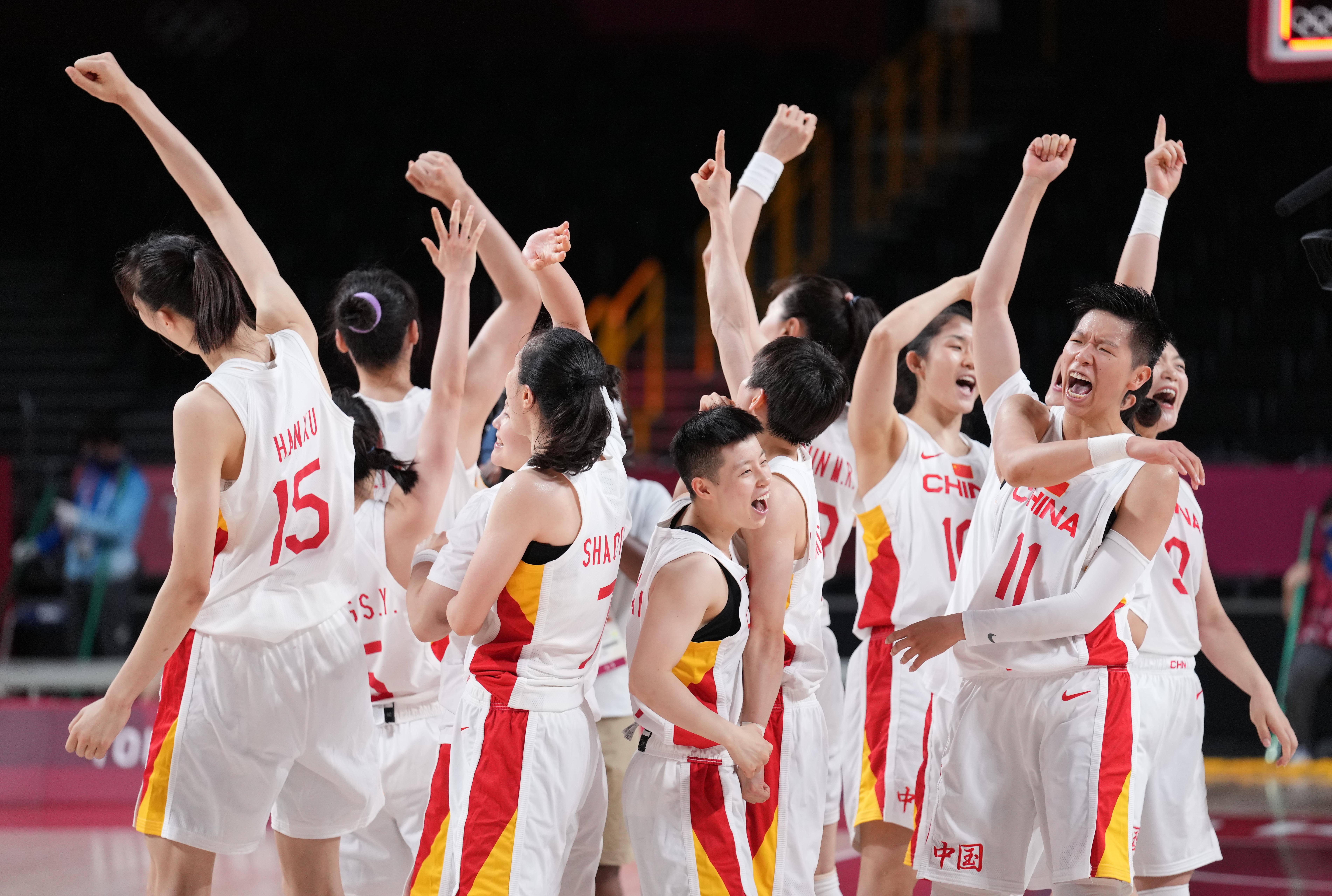 厉害！中国女篮排名世界第2，落后美国147分！领先澳大利亚18.8分(2)