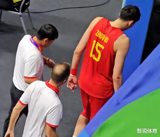 北京时间10月3日，中国男篮传来周琦、刘传兴、朱正三人的消息(2)