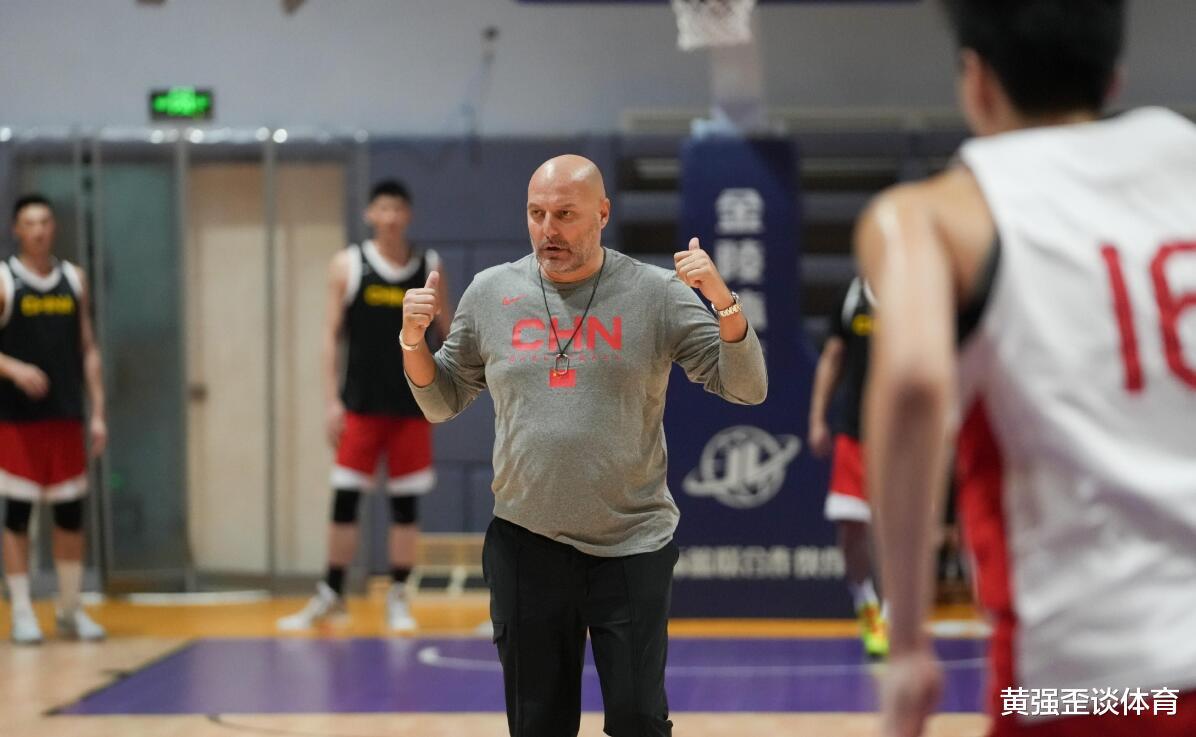中国男篮主教练乔尔杰维奇无权选拔球员，人才库限制杨瀚森，如何看？(3)