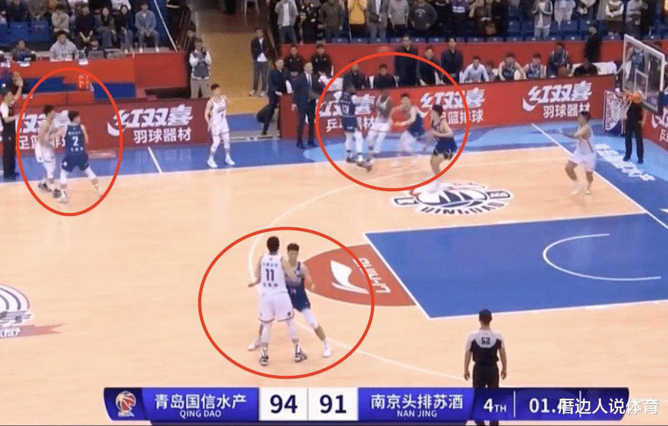 中国篮球奇葩一幕 落后3分最后一攻打2分“自杀” 对方提前庆祝(2)