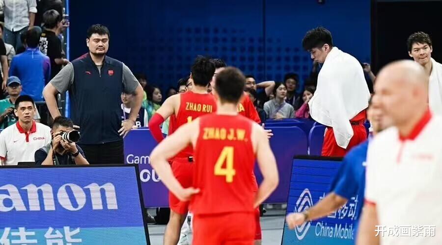 媒体：乔帅执教理念固执，中国男篮中方教练团无法沟通，姚明无奈