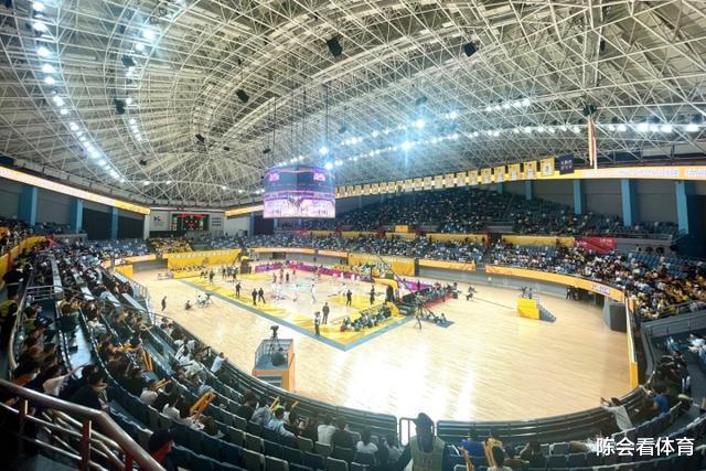 盘点CBA可容纳人数最多的十个体育馆，广东男篮体育馆才排第四！