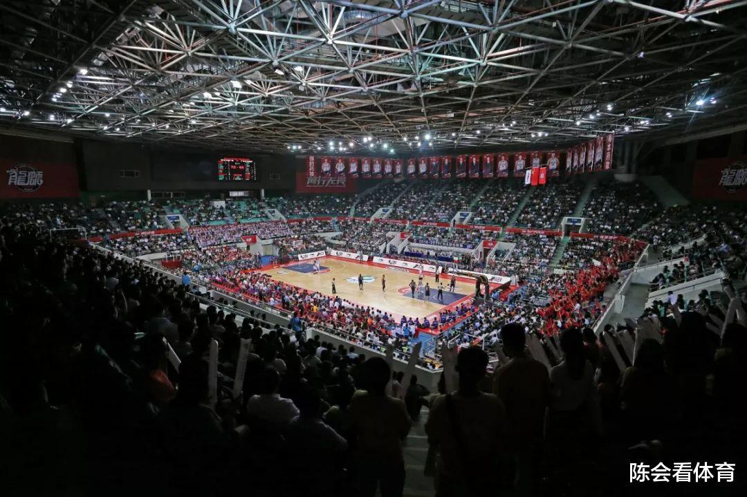 盘点CBA可容纳人数最多的十个体育馆，广东男篮体育馆才排第四！(2)