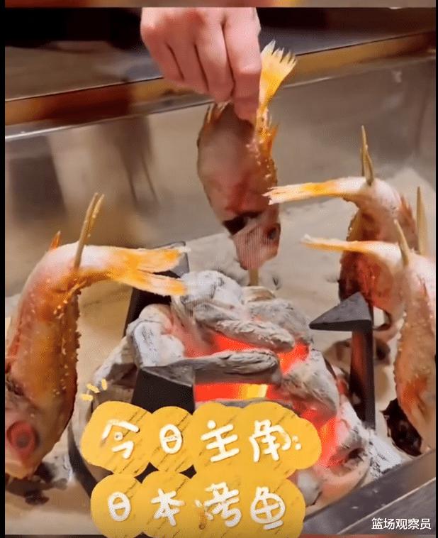 未雨绸缪！朱芳雨在日本请刘传兴吃烤鱼，下赛季大刘会加盟广东吗(2)