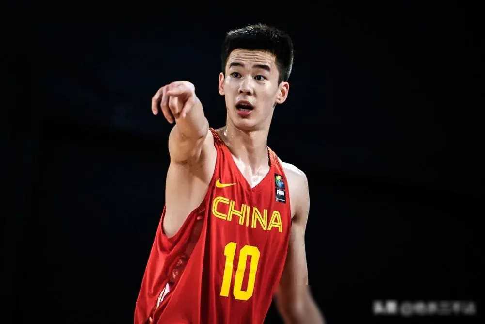 中国男篮：自己毁了自己的3位球员，郭昊文24岁直接结束篮球生涯(2)