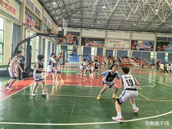 祝贺！四川省商贸学校斩获德阳市第二届中学生校园篮球联赛双料冠军(7)