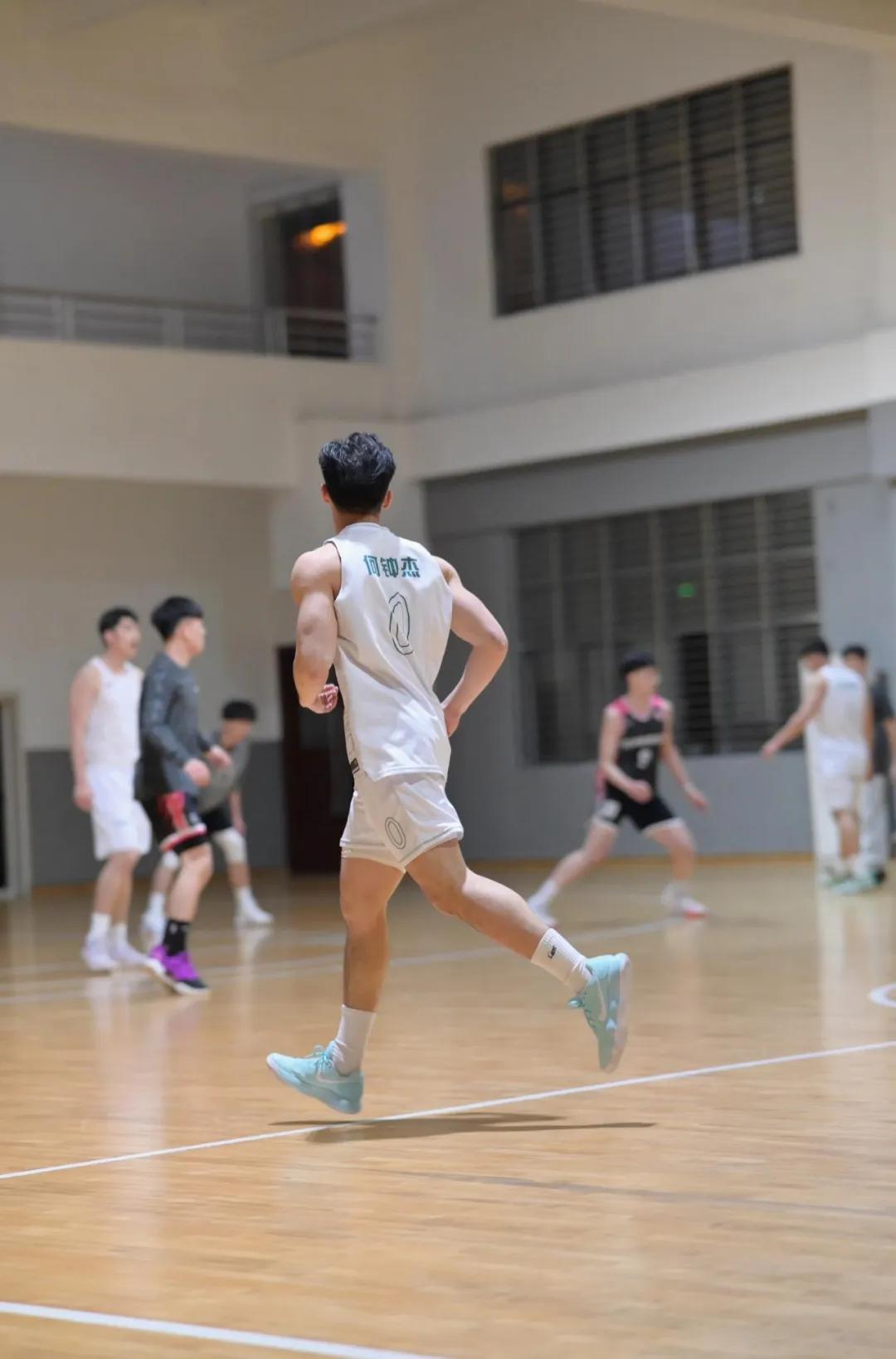 185CM武汉体育学院篮球特长生，刚出浴有多好看？(8)