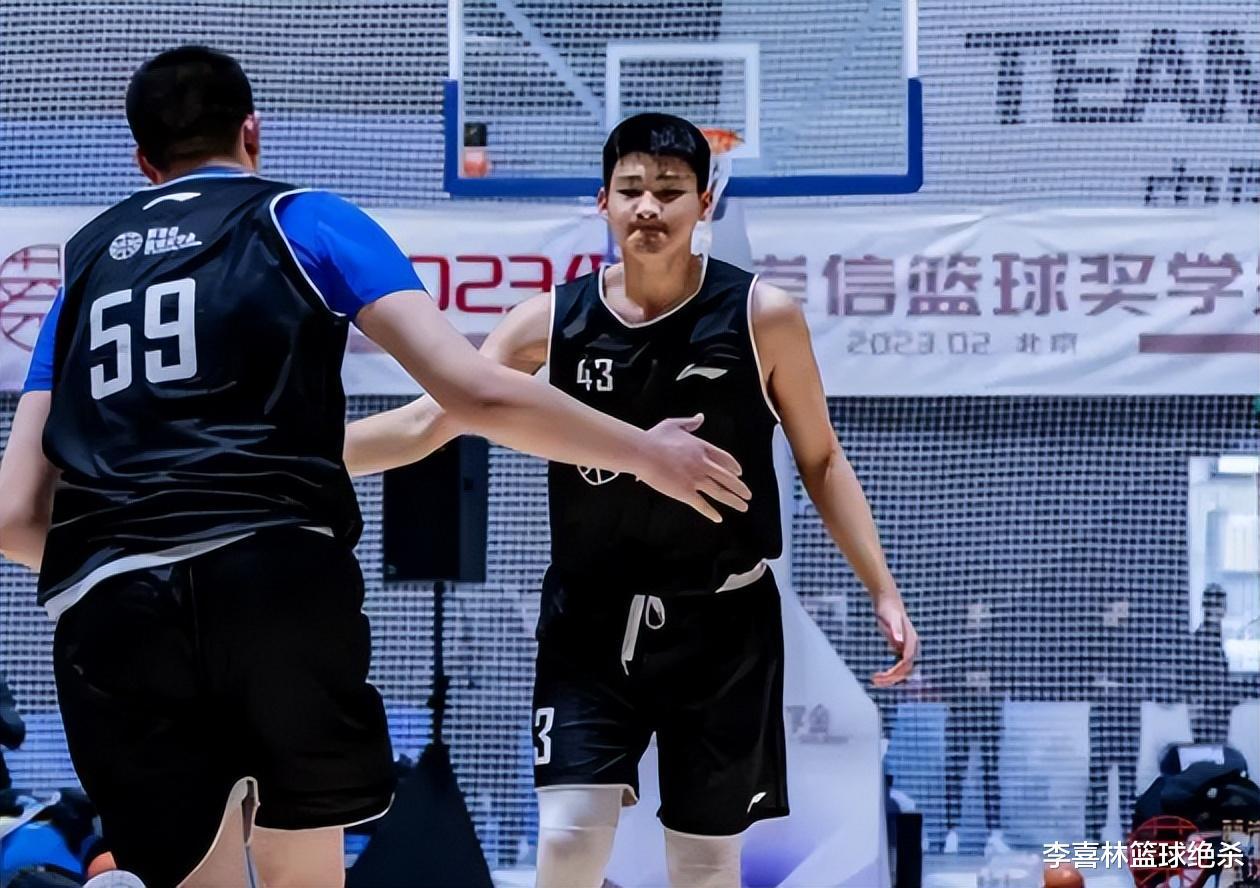 轰18分+三分制胜！中国男篮又一15岁2米新星崛起，留洋冲击NCAA(4)