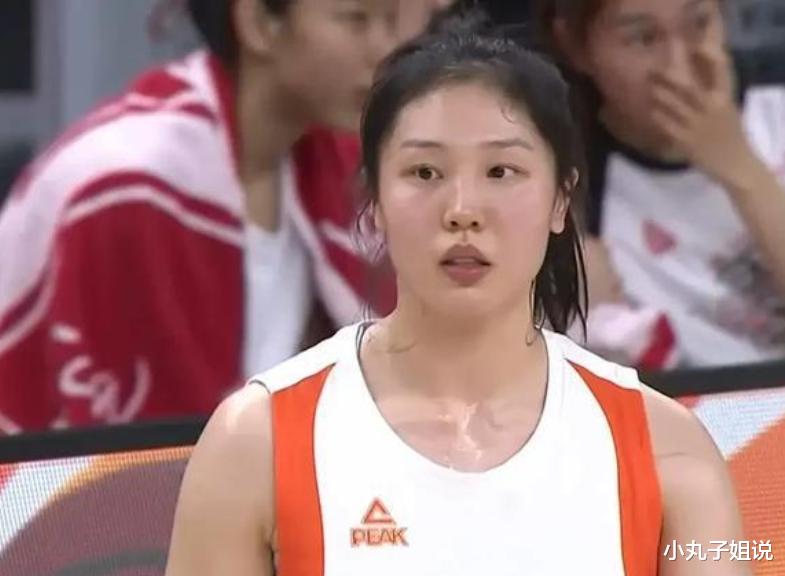 最佳替补！中国女篮第一美女张茹！能攻能防，又美又能打谁能不爱(1)