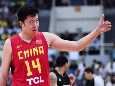 都是中国男篮的超巨，姚明31岁，易建联31岁，王治郅31岁区别真大(6)
