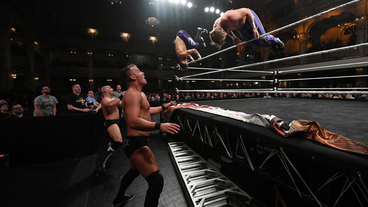NXT接管布莱克浦三大冠军强势卫冕，不可一世的帝国军团惨遭团灭(9)