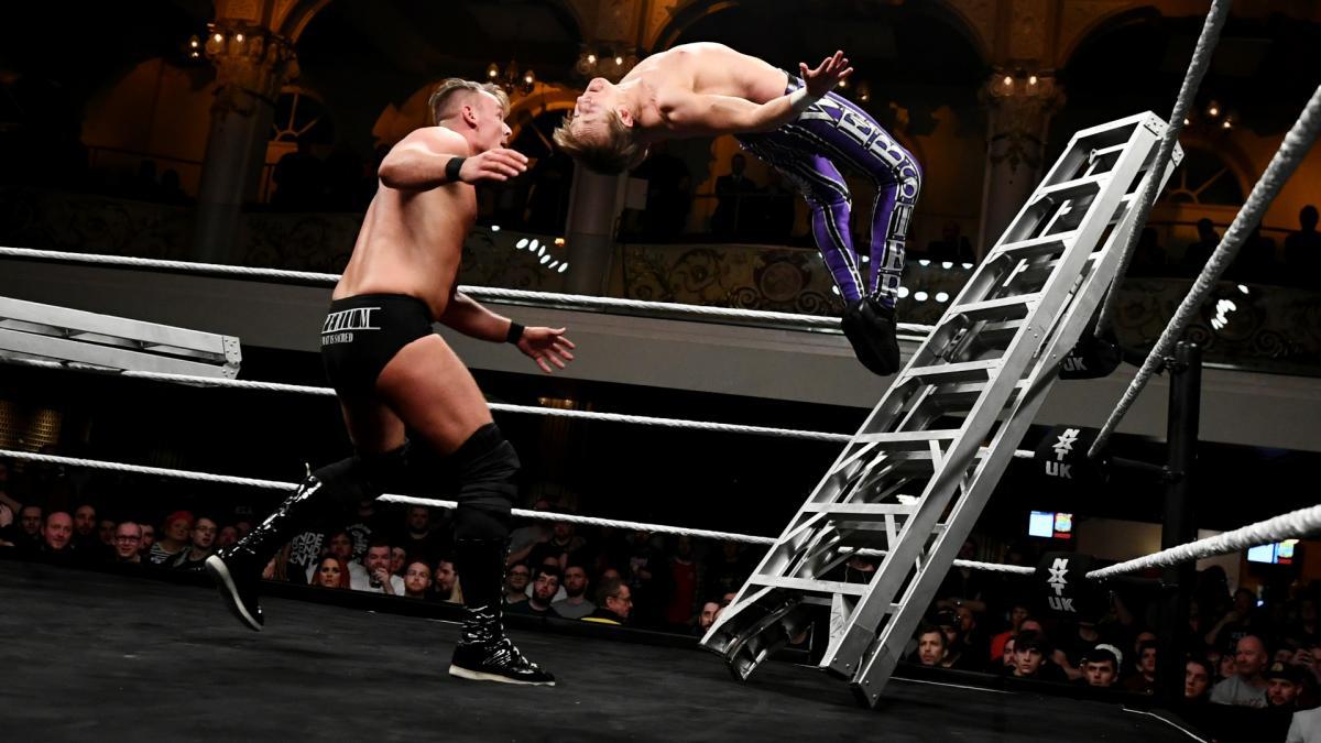 NXT接管布莱克浦三大冠军强势卫冕，不可一世的帝国军团惨遭团灭(10)