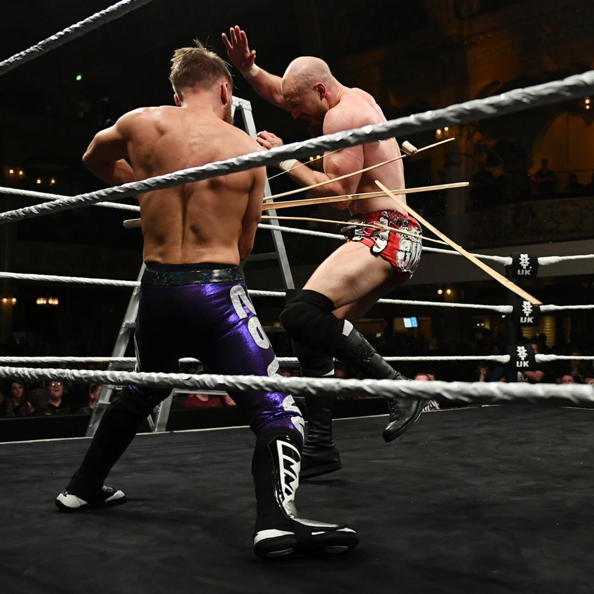 NXT接管布莱克浦三大冠军强势卫冕，不可一世的帝国军团惨遭团灭(13)
