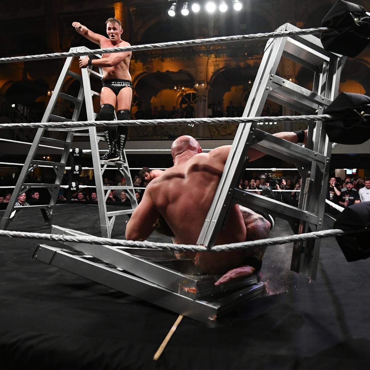 NXT接管布莱克浦三大冠军强势卫冕，不可一世的帝国军团惨遭团灭(14)