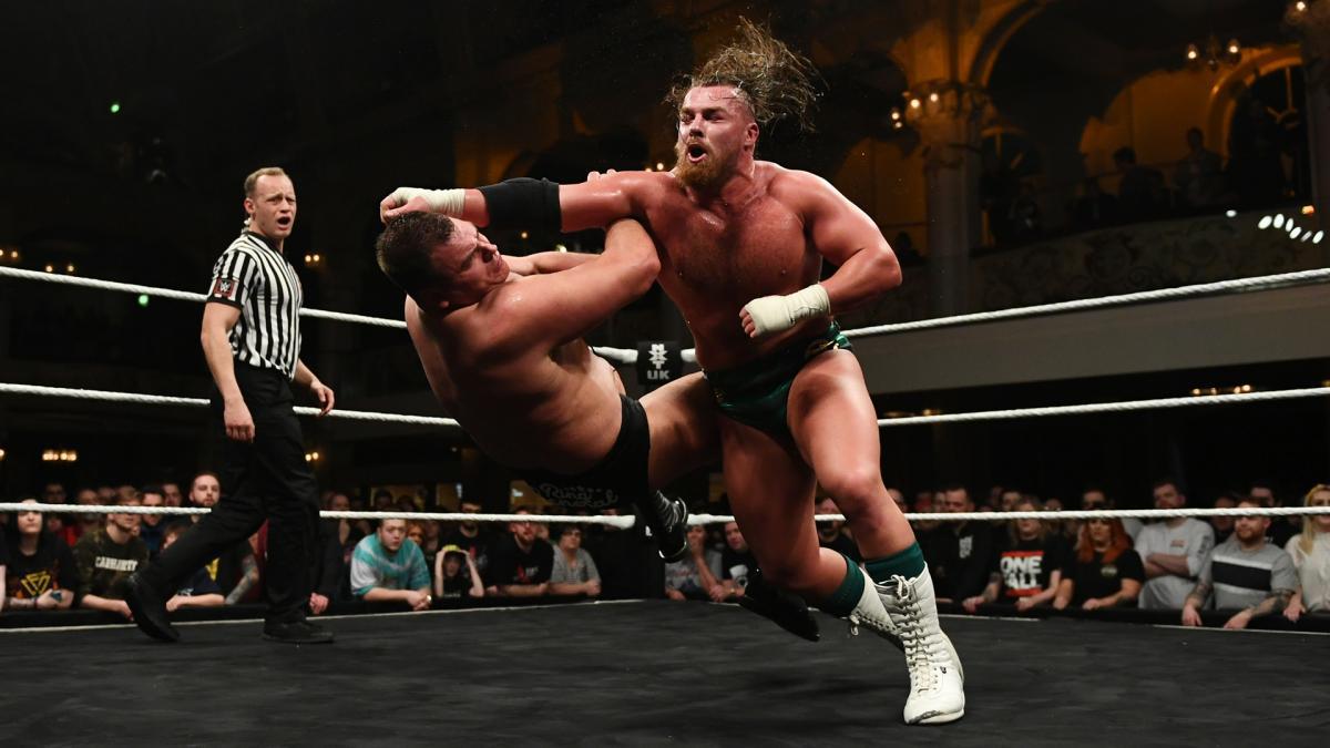 NXT接管布莱克浦三大冠军强势卫冕，不可一世的帝国军团惨遭团灭(22)