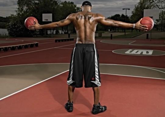 NBA球员那些身体之最, 伊巴卡口袋藏iPad居榜首!(1)