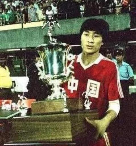中国十大著名足球运动员，曾经我们也有过享誉全球的巨星！(6)