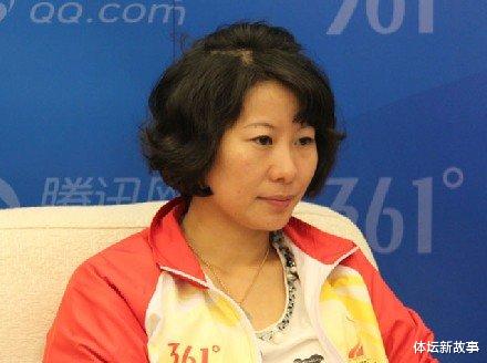 她是世界乒乓冠军，曾落选奥运会，实力不输邓亚萍，44岁身居高位(1)