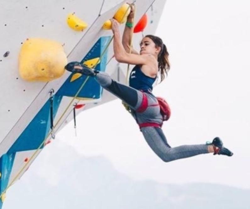 天才陨落！16岁攀岩美少女不幸坠崖，原计划代表法国参加奥运会！(2)