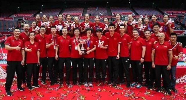 郎平执教成绩单：近几年大赛中国队次次进前三，世界女排独一无二(6)