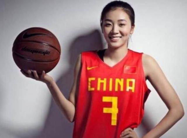 中国女篮第一女神，就连库里都很欣赏她，可如今30岁还是单身(4)