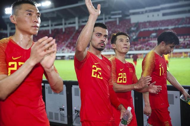 归化球员：我从17岁就想为中国踢球！很自豪梦想终于实现(2)