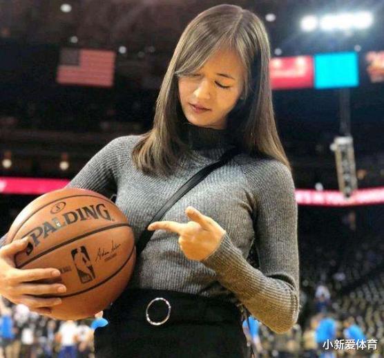 日本最美NBA女记者，身材堪比超模，透露择偶标准是奥尼尔类型(1)
