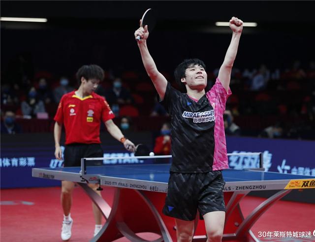 国乒世界冠军输韩国挨批评：把鸡窝发型换了，马龙樊振东谁这样？(3)