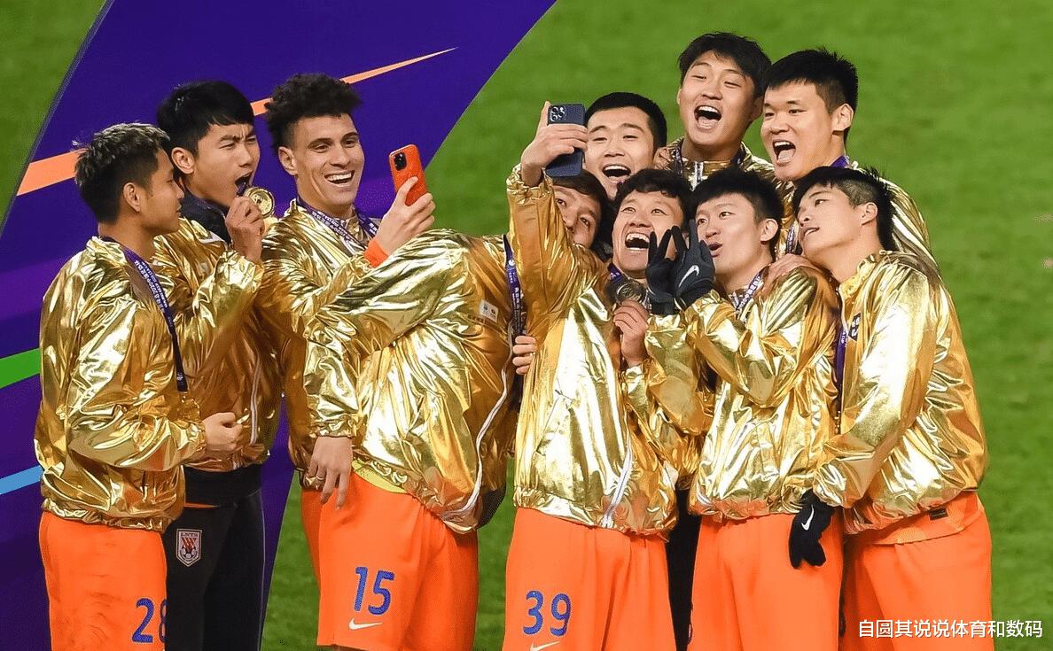 山东鲁能泰山队用一个足协杯冠军，告别自己23年的鲁能泰山时代(3)