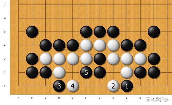 黑先，利用好被切断的两颗黑子，可以反杀白棋(4)