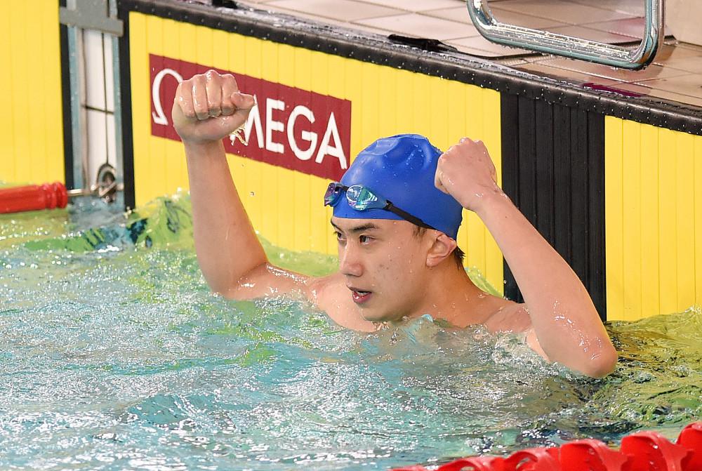 惊喜！中国游泳又一天才横空出世，17岁小帅哥首夺全国冠军