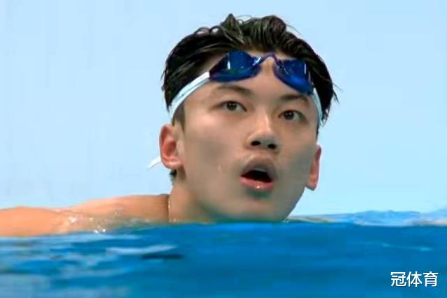 恭喜！汪顺破亚洲纪录夺冠，中国游泳斩获第3金，朱志根动情鼓掌