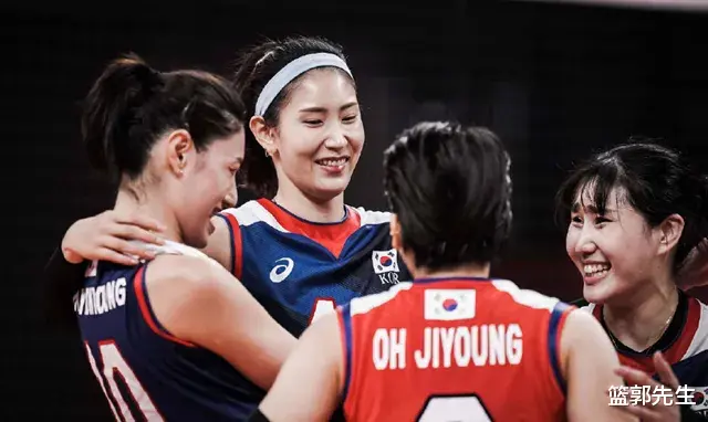 韩国女排提前进8强，日本也很有机会，中国球迷：分组太黑了