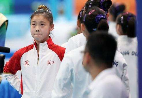 成名的“烦恼”，奥运冠军杨倩吃个虾，键盘侠吐槽“趴着吃，这家教”(5)