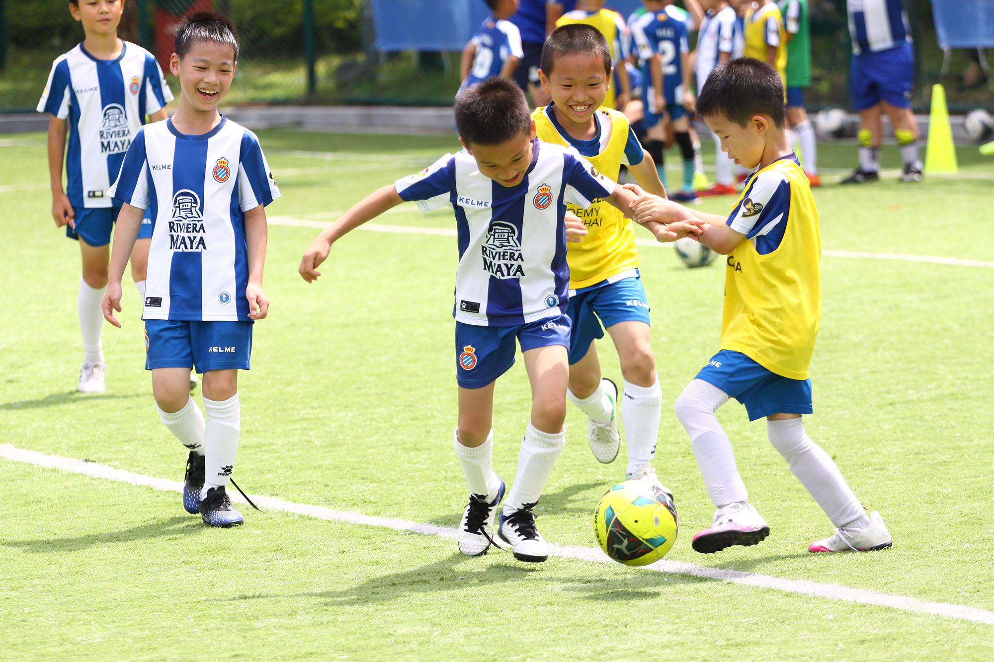 中国足球少年对比欧洲孩子如何？西班牙人队青训教练给出答案