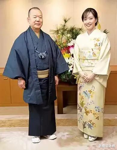 日本女乒一姐石川佳纯穿上和服，别具一番风味，看起来不像29岁了