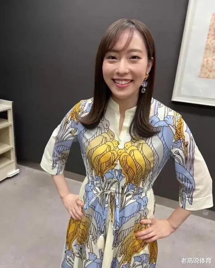 日本女乒一姐石川佳纯穿上和服，别具一番风味，看起来不像29岁了(3)