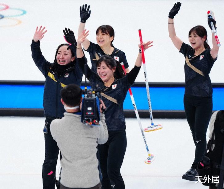 冷+冷！11-12被绝杀，冰壶卫冕冠军出局，日本进决赛冲亚洲首冠(1)