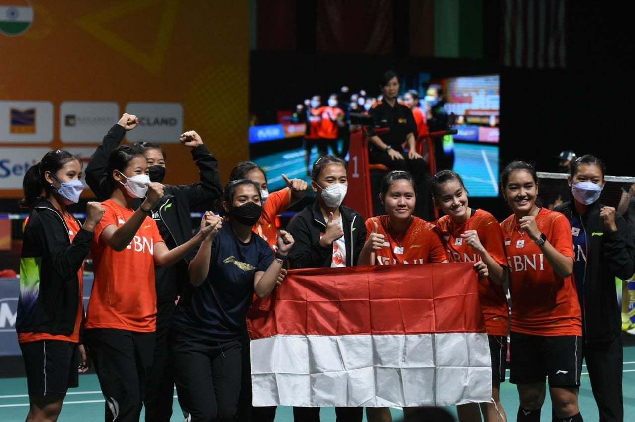 李梓嘉率马来西亚夺男团冠军，实现赛前豪言！印尼女队首次夺冠(2)