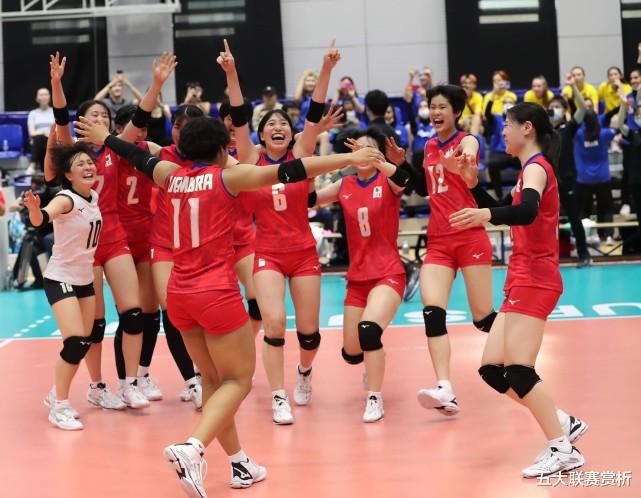 输输输！短短1个月，3支中国女排输日本队丢掉2座冠军，问题出在哪儿？(2)
