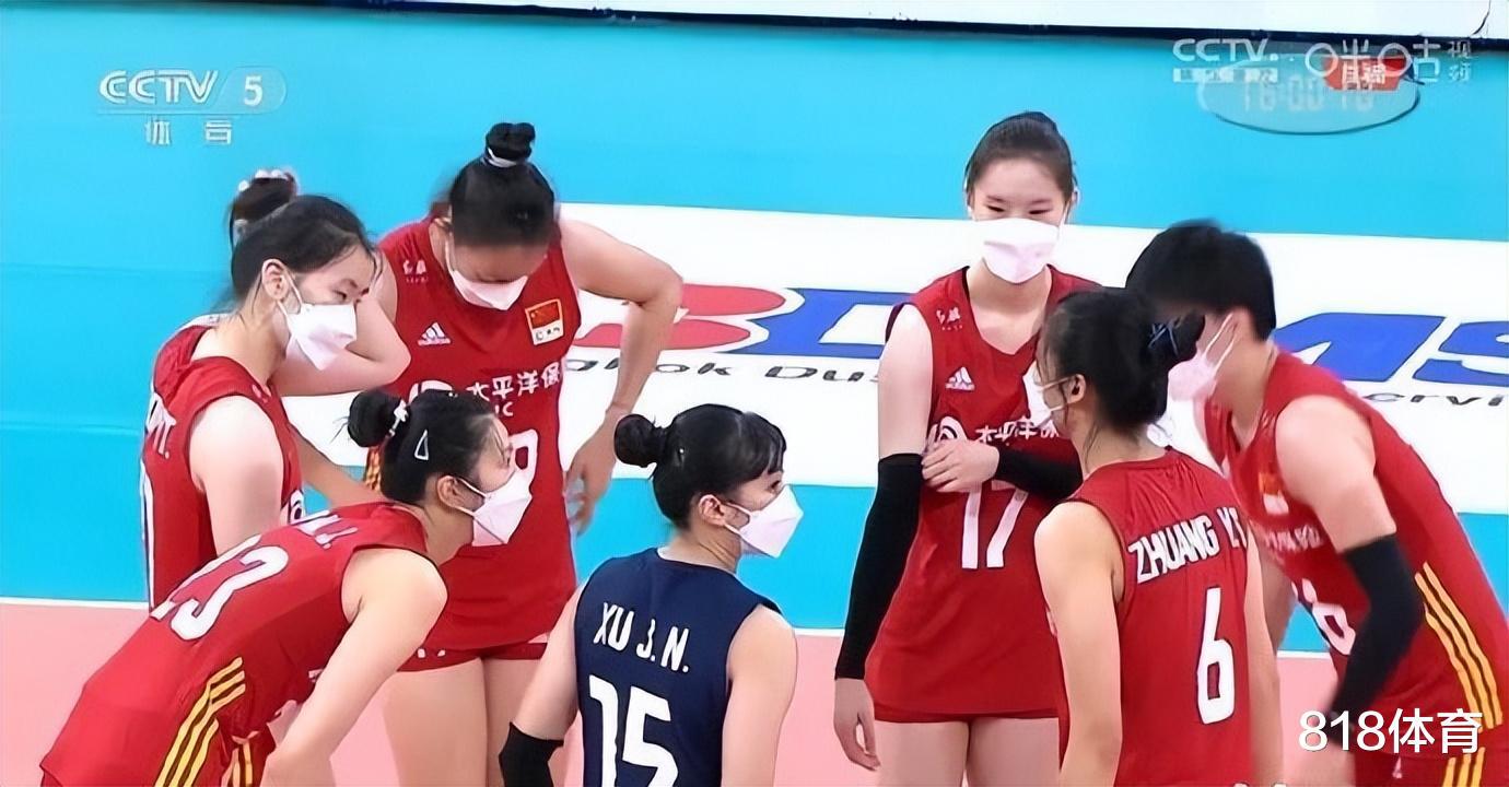 心疼! 中国女排全员戴N95口罩打亚洲杯, 先丢一局摘口罩3-1逆转伊朗(2)