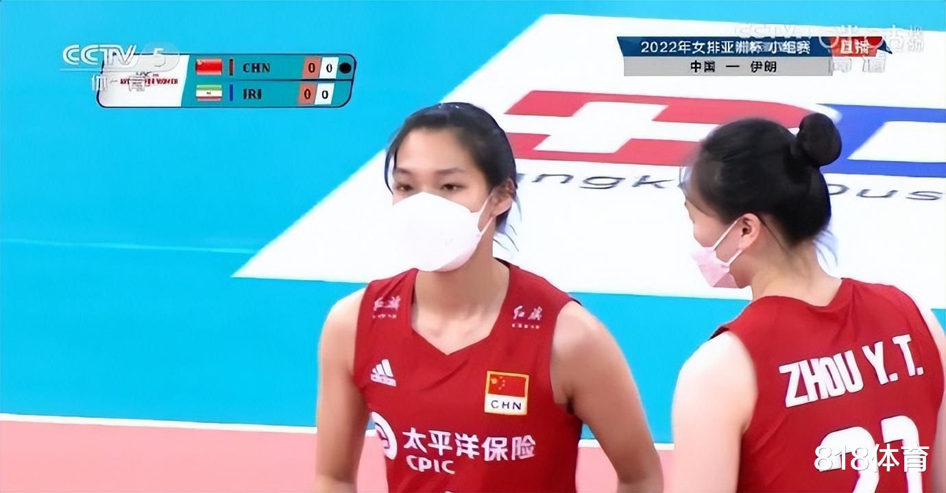 心疼! 中国女排全员戴N95口罩打亚洲杯, 先丢一局摘口罩3-1逆转伊朗(3)