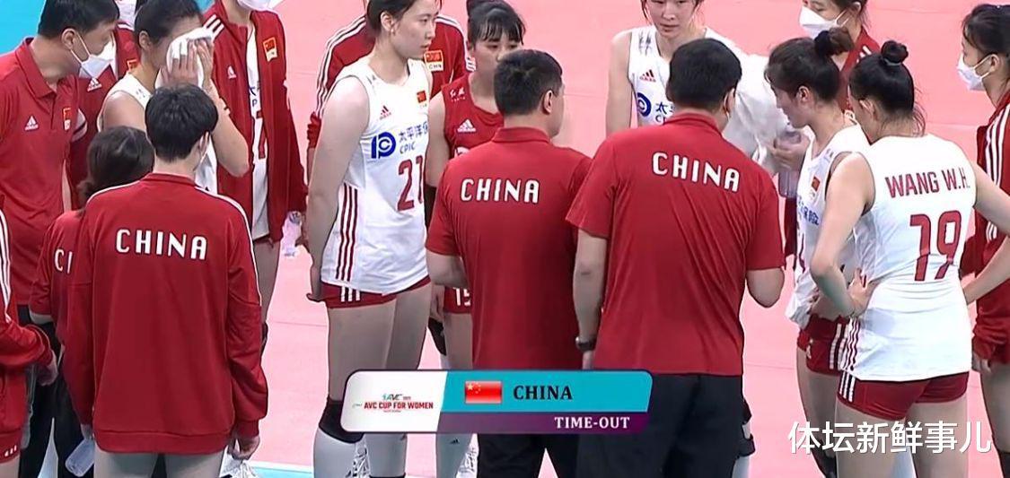 3-2！中国女排逆转超级黑马，新朱婷成惊喜，央视祝贺，决赛名额诞生(3)