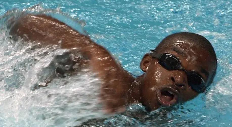 不仅创造了奥运会历史最晚纪录，还差点淹死在泳池中，却让全世界都为之动容(3)